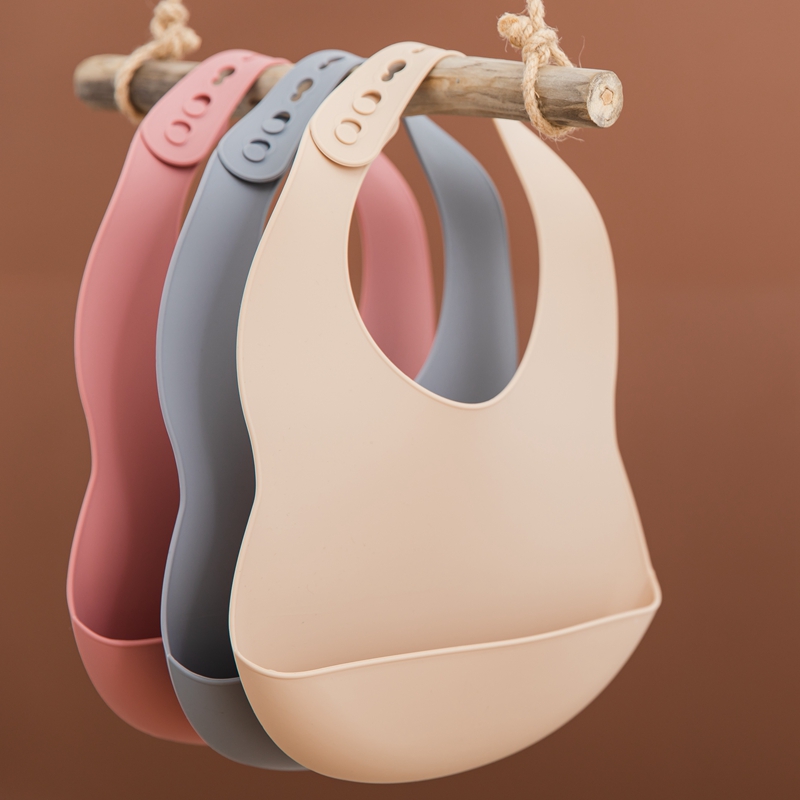 مريلة للأطفال من عمر 0 إلى 3 س - مراجعة Waterproof Baby Bibs Silicone وسعره