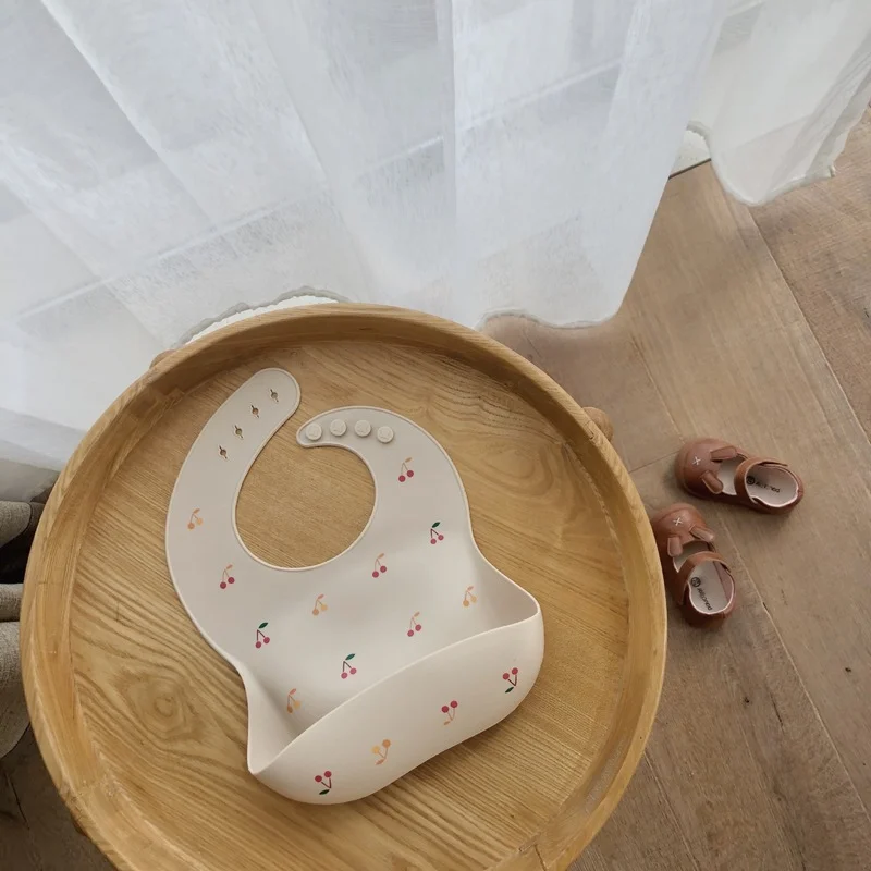 المرايل الطفل Ins نمط طباعة مق - مراجعة Waterproof Baby Bibs Silicone وسعره