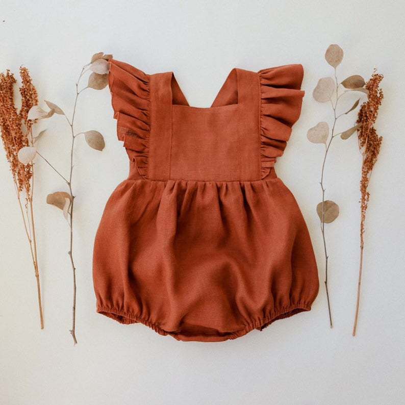 رومبير صيفي للبنات الرضع بلون  - مراجعة Baby Summer Linen Sleeveless Jumpsuit وسعره